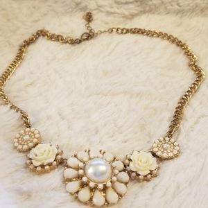 White flower & golden chain necklace